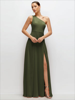One-shoulder chiffon maxi dress in green with side slit and smooth one-shoulder bodice.