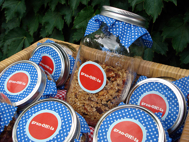 Affordable DIY Wedding Favors: Homemade Granola