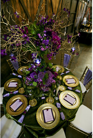 Project Wedding Purple and gold themed wedding table