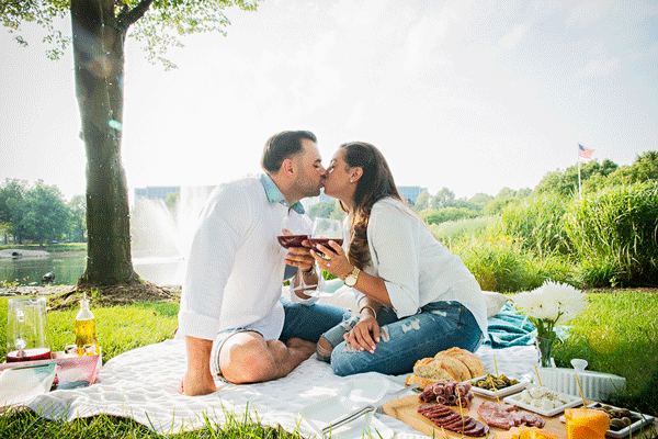 Romantic picnic by Havana Photography