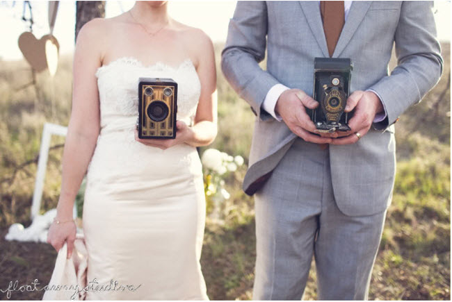 Outdoor Bride and Groom Photo Shoot